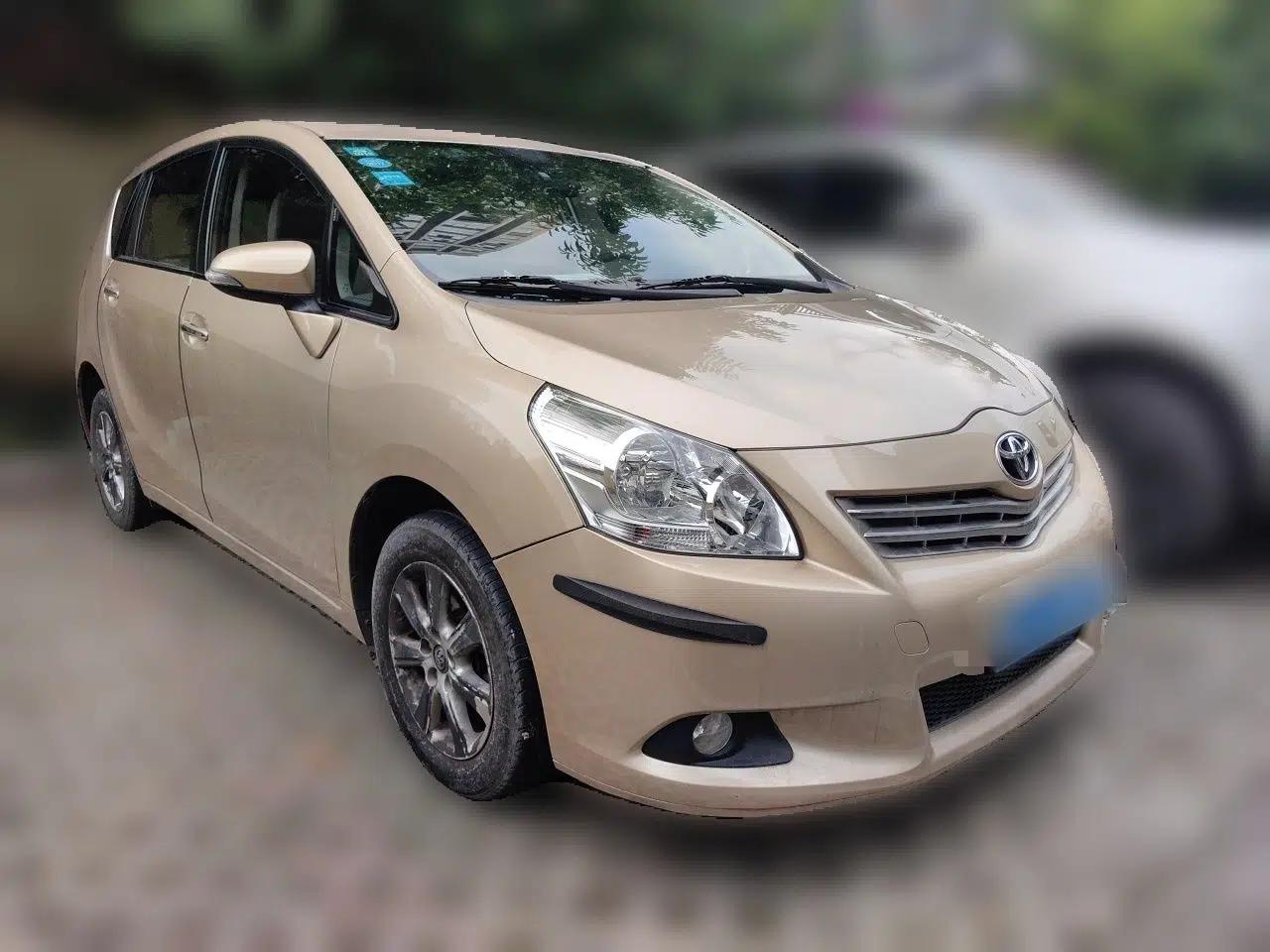 Toyota Verso 2014 Starlight 180G CVT Deluxe Multi-Function Edition — миниатюра 3