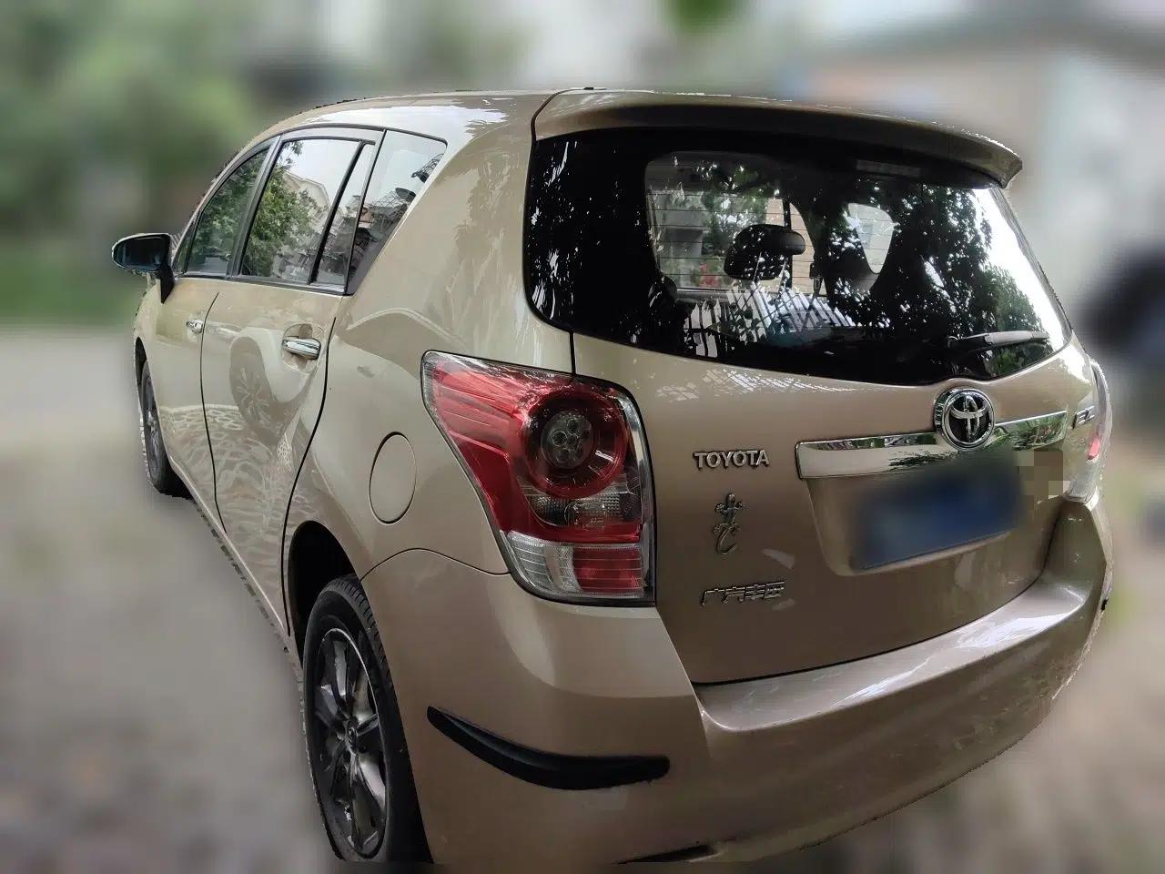 Toyota Verso 2014 Starlight 180G CVT Deluxe Multi-Function Edition — миниатюра 4