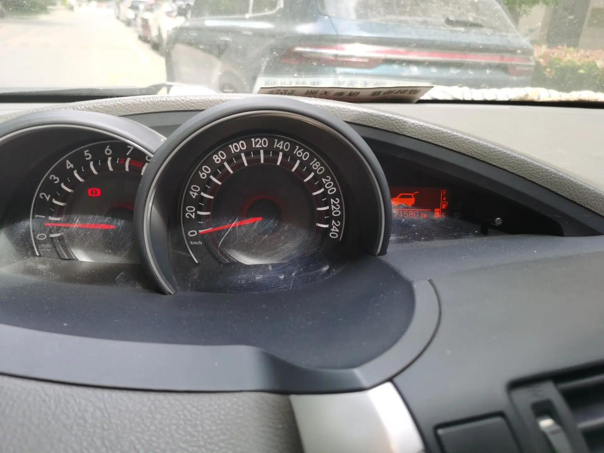 Toyota Verso 2014 Starlight 180E CVT Elite Edition — миниатюра 12