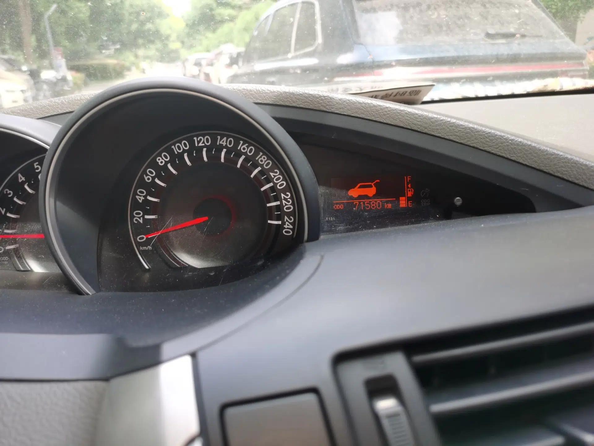 Toyota Verso 2014 Starlight 180E CVT Elite Edition — миниатюра 13