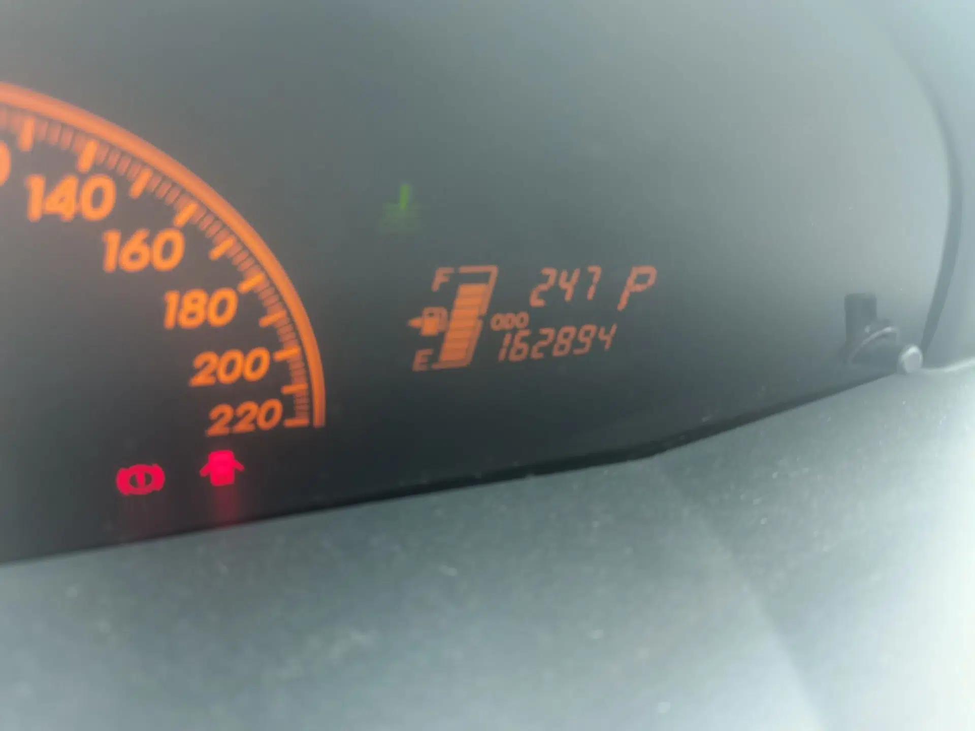Toyota Yaris 2011 1.6E Automatic Charm Edition — миниатюра 13