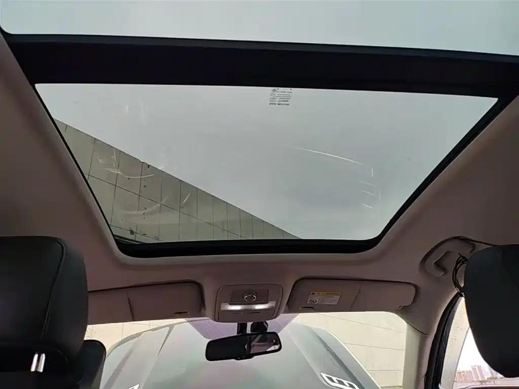 Roewe RX8 2019 30T Intelligent Internet Two-Wheel Drive Super Flagship Edition — миниатюра 18