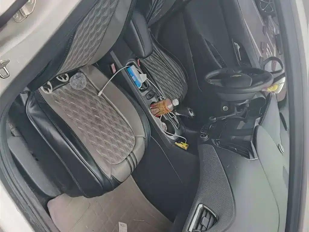Chevrolet Cruze 2017 1.5L Automatic Pioneer Sunroof Edition — миниатюра 6
