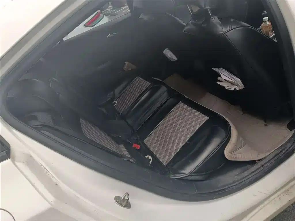 Chevrolet Cruze 2017 1.5L Automatic Pioneer Sunroof Edition — миниатюра 7