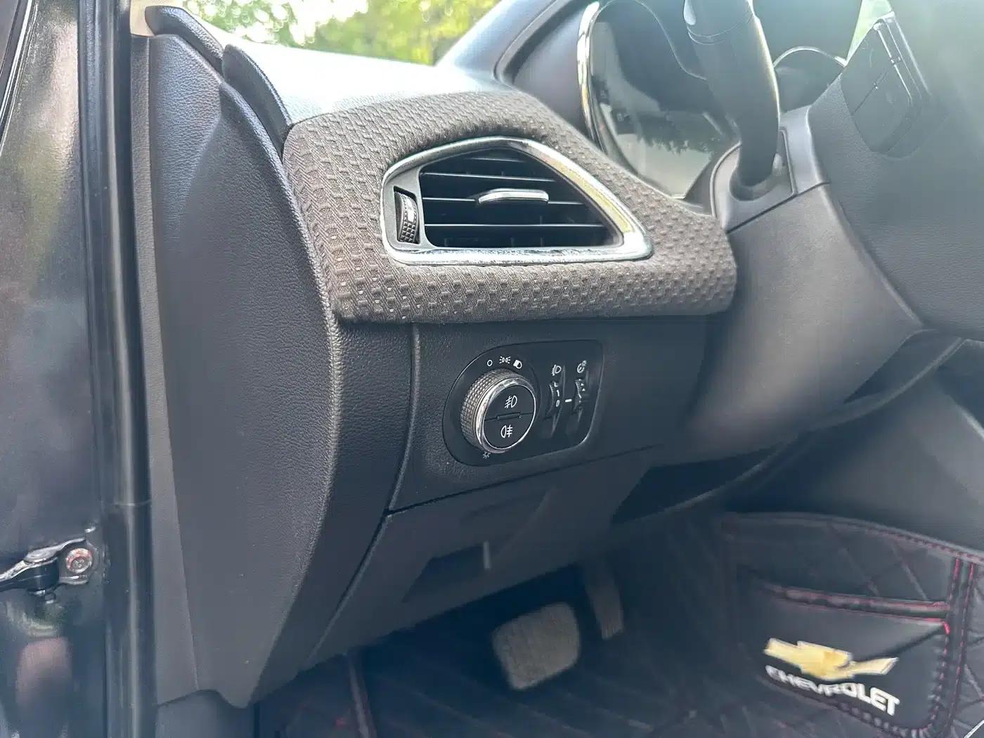 Chevrolet Cruze 2016 1.5L Automatic Luxury Edition — миниатюра 18