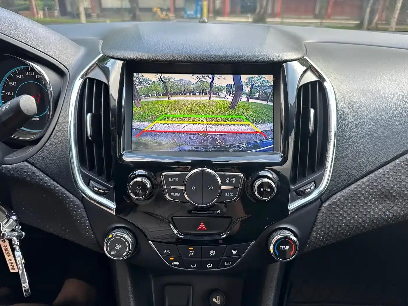 Chevrolet Cruze 2016 1.5L Automatic Luxury Edition — миниатюра 25