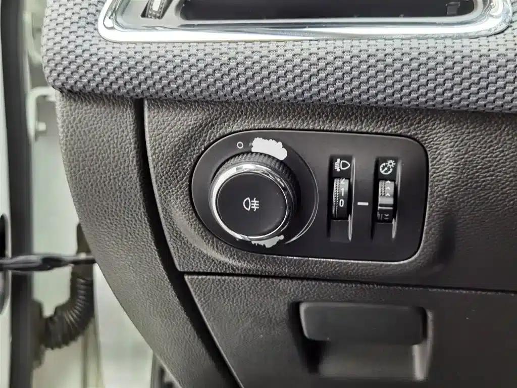 Chevrolet Cruze 2018 Redline 320 Automatic Pioneer Edition — миниатюра 21