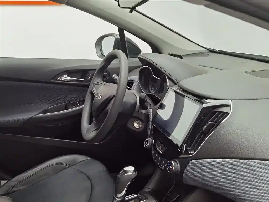 Chevrolet Cruze 2018 Redline 320 Automatic Pioneer Edition — миниатюра 22