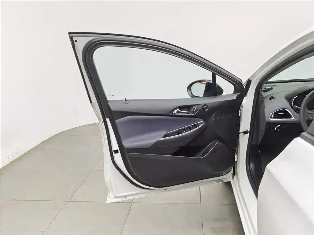 Chevrolet Cruze 2018 Redline 320 Automatic Pioneer Edition — миниатюра 8