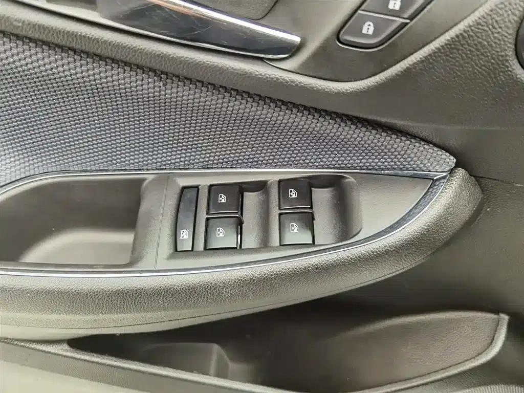 Chevrolet Cruze 2018 Redline 320 Automatic Pioneer Edition — миниатюра 9