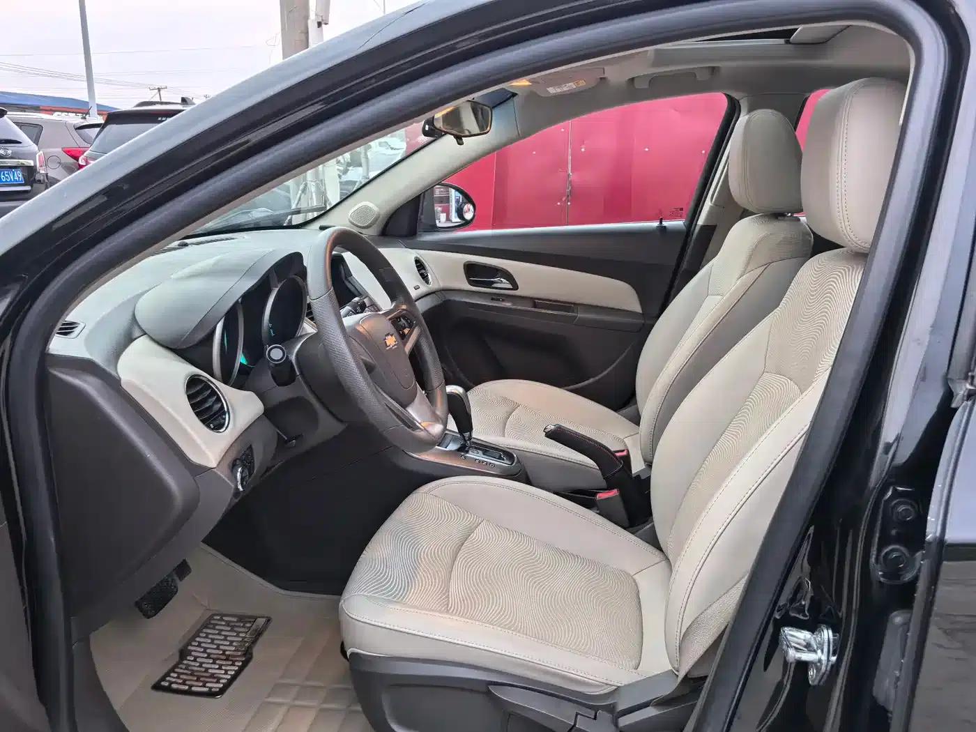 Chevrolet Cruze 2015 1.5L Classic SE AT — миниатюра 8