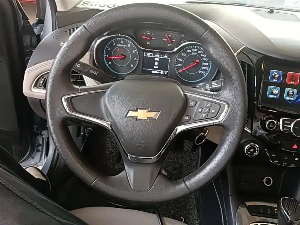 Chevrolet Cruze 2015 1.5L Automatic Luxury Edition — миниатюра 11