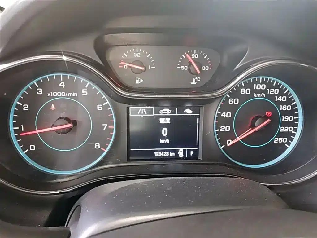 Chevrolet Cruze 2015 1.5L Automatic Luxury Edition — миниатюра 12