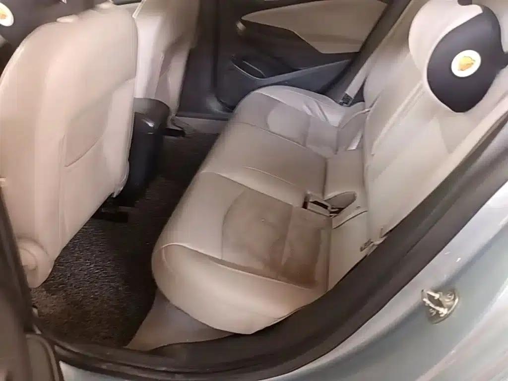 Chevrolet Cruze 2015 1.5L Automatic Luxury Edition — миниатюра 17