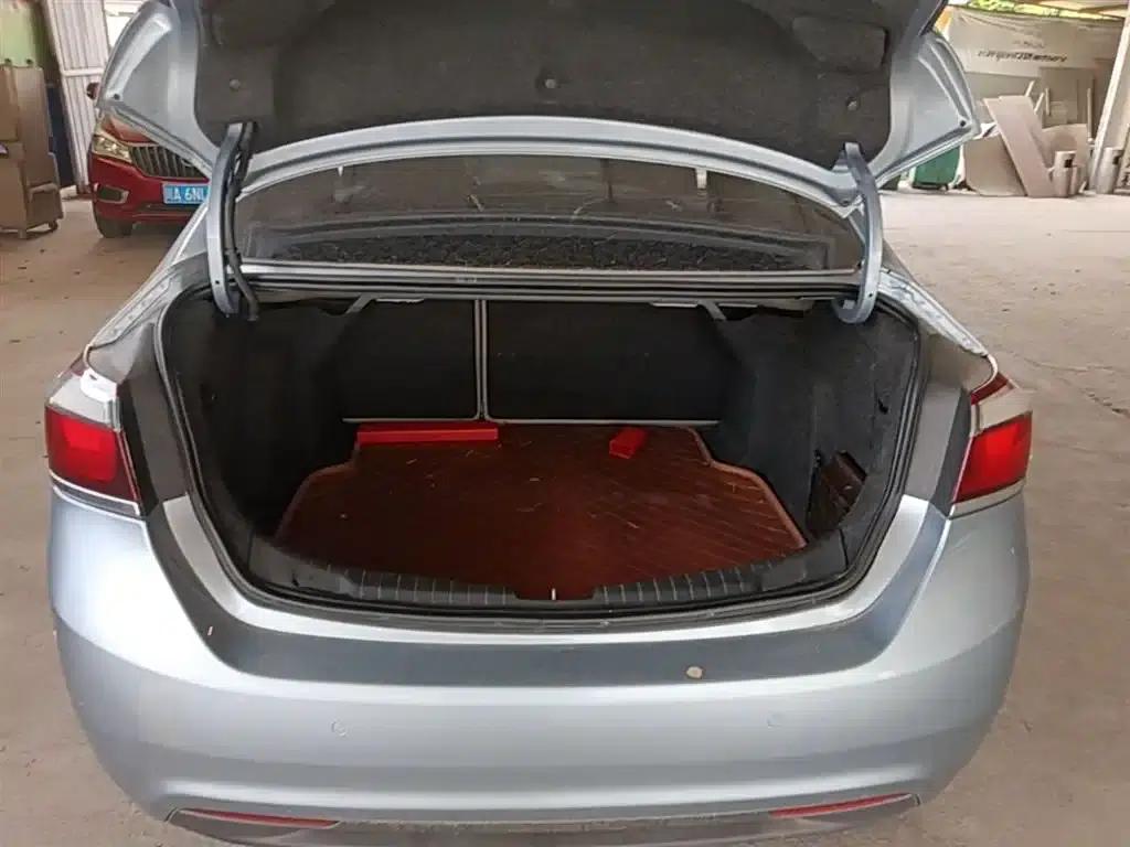 Chevrolet Cruze 2015 1.5L Automatic Luxury Edition — миниатюра 19