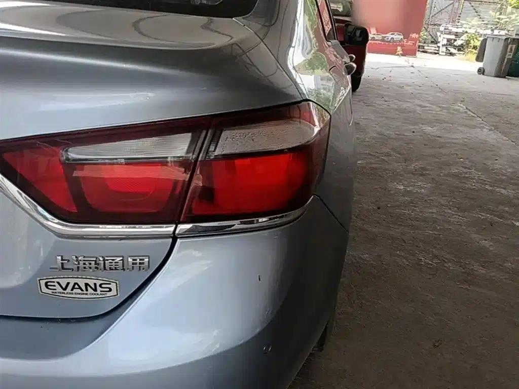 Chevrolet Cruze 2015 1.5L Automatic Luxury Edition — миниатюра 8
