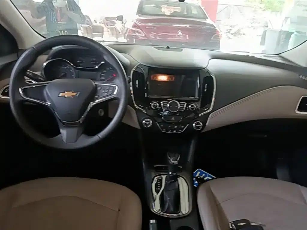 Chevrolet Cruze 2015 1.5L Automatic Luxury Edition — миниатюра 10