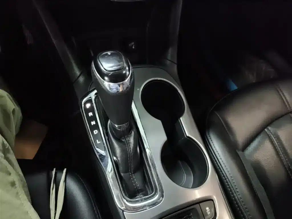Chevrolet Cruze 2017 1.5L Automatic Pioneer Sunroof Edition — миниатюра 14