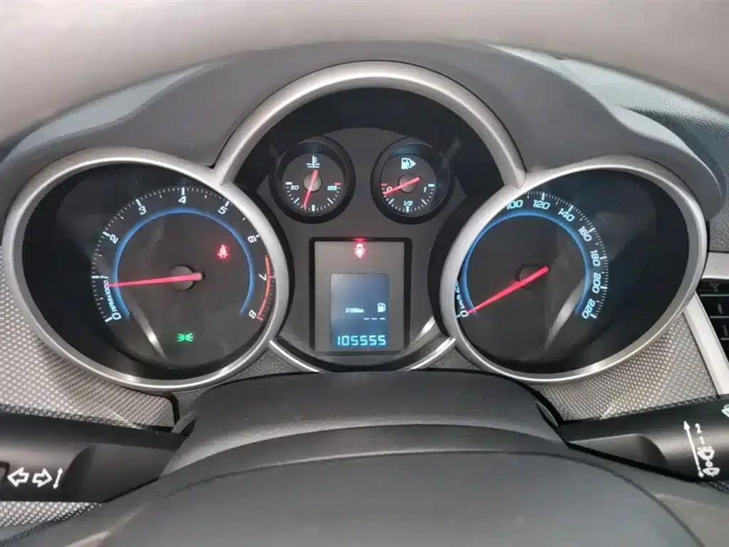 Chevrolet Cruze 2014 1.6L SL Millionth Anniversary Edition MT — миниатюра 12