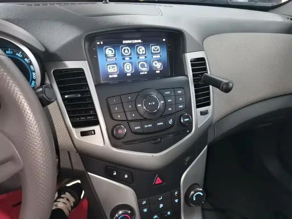 Chevrolet Cruze 2014 1.6L SL Millionth Anniversary Edition MT — миниатюра 13