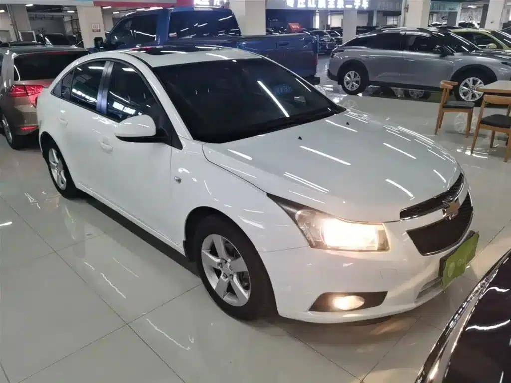 Chevrolet Cruze 2014 1.6L SL Millionth Anniversary Edition MT — миниатюра 4
