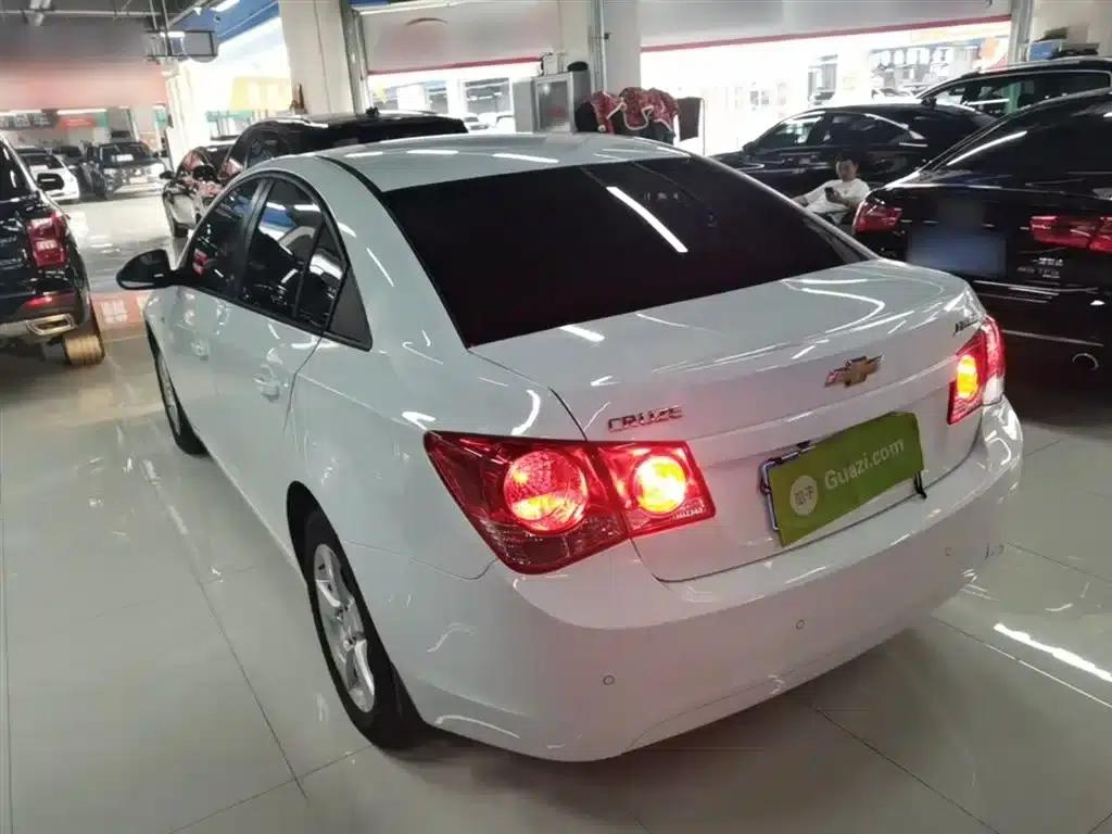 Chevrolet Cruze 2014 1.6L SL Millionth Anniversary Edition MT — миниатюра 5