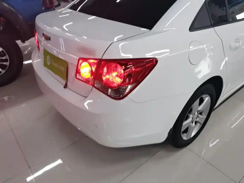 Chevrolet Cruze 2014 1.6L SL Millionth Anniversary Edition MT — миниатюра 8