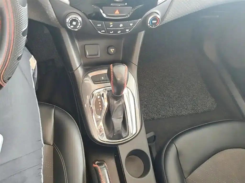 Chevrolet Cruze 2016 1.5L Automatic Luxury Edition — миниатюра 14