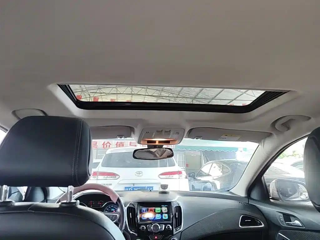Chevrolet Cruze 2016 1.5L Automatic Luxury Edition — миниатюра 18