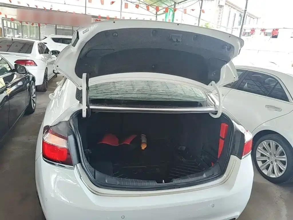 Chevrolet Cruze 2016 1.5L Automatic Luxury Edition — миниатюра 19