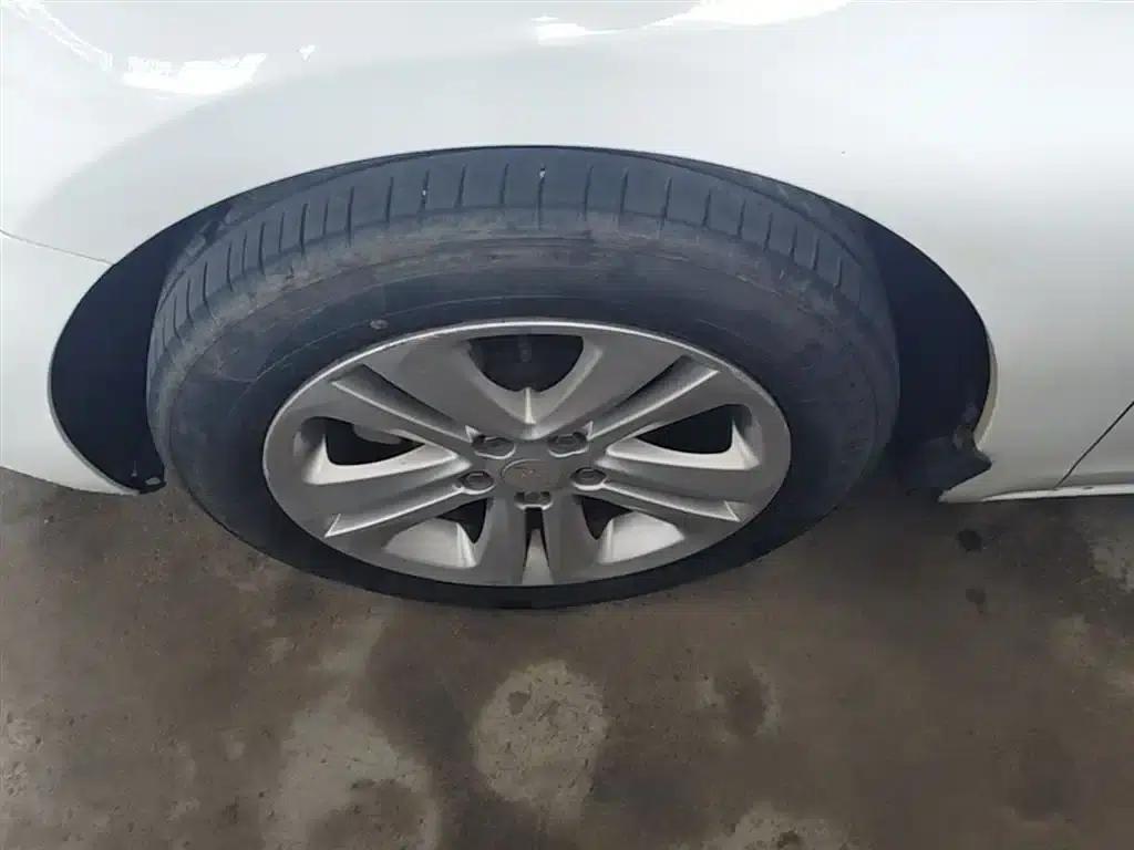 Chevrolet Cruze 2016 1.5L Automatic Luxury Edition — миниатюра 23