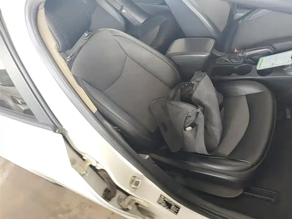 Chevrolet Cruze 2016 1.5L Automatic Luxury Edition — миниатюра 25