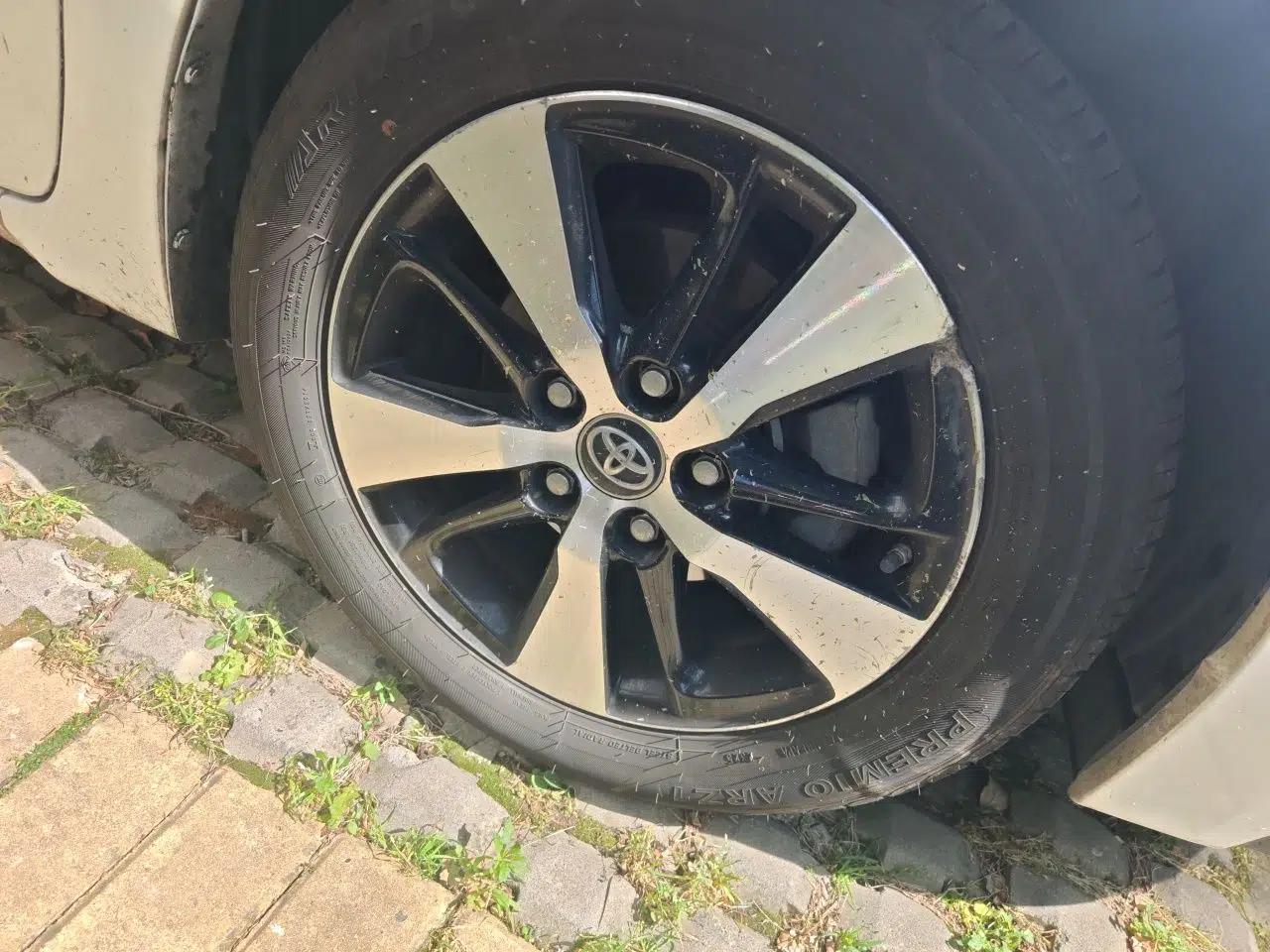 Toyota Levin Hybrid E+ 2019 1.8L PH GS E-CVT Elite Edition — миниатюра 8