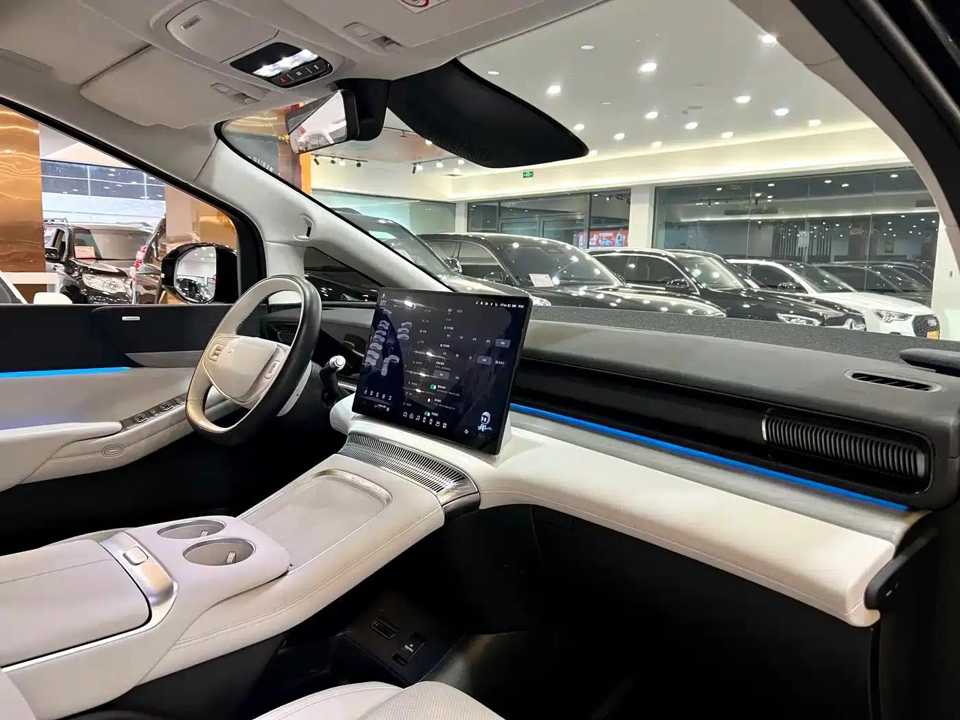 XPeng X9 2024 Model: 702kWh Ultra-Long Range (Max) — миниатюра 13
