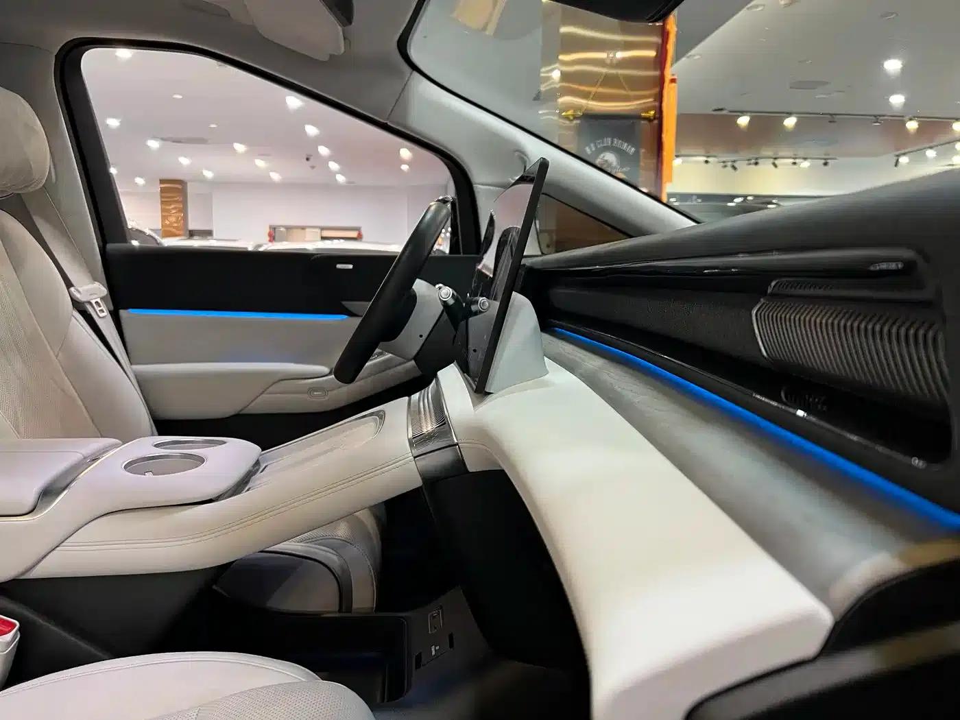 XPeng X9 2024 Model: 702kWh Ultra-Long Range (Max) — миниатюра 16