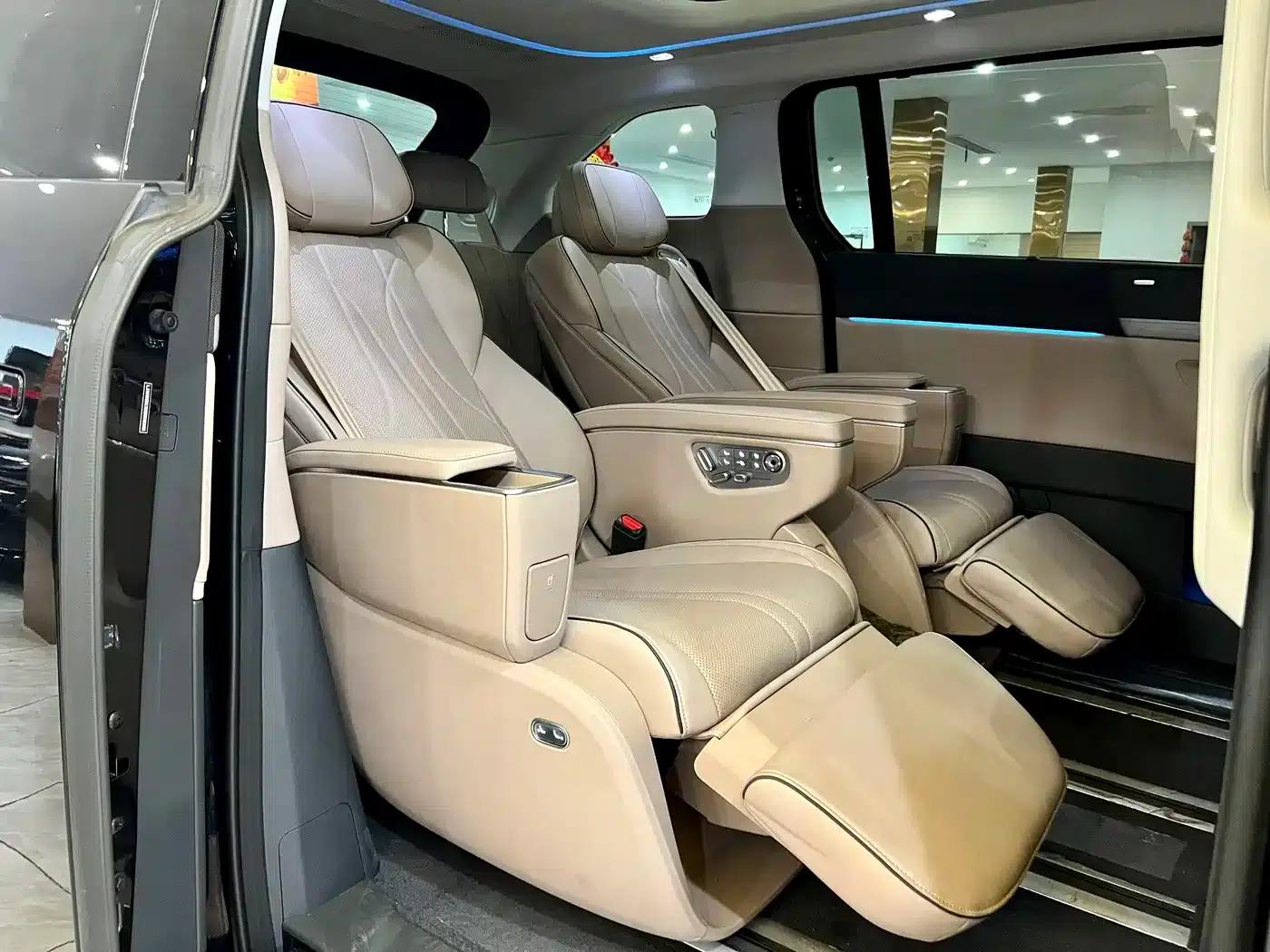XPeng X9 2025 Pure Electric Model with a Maximum Range of 740km — миниатюра 13