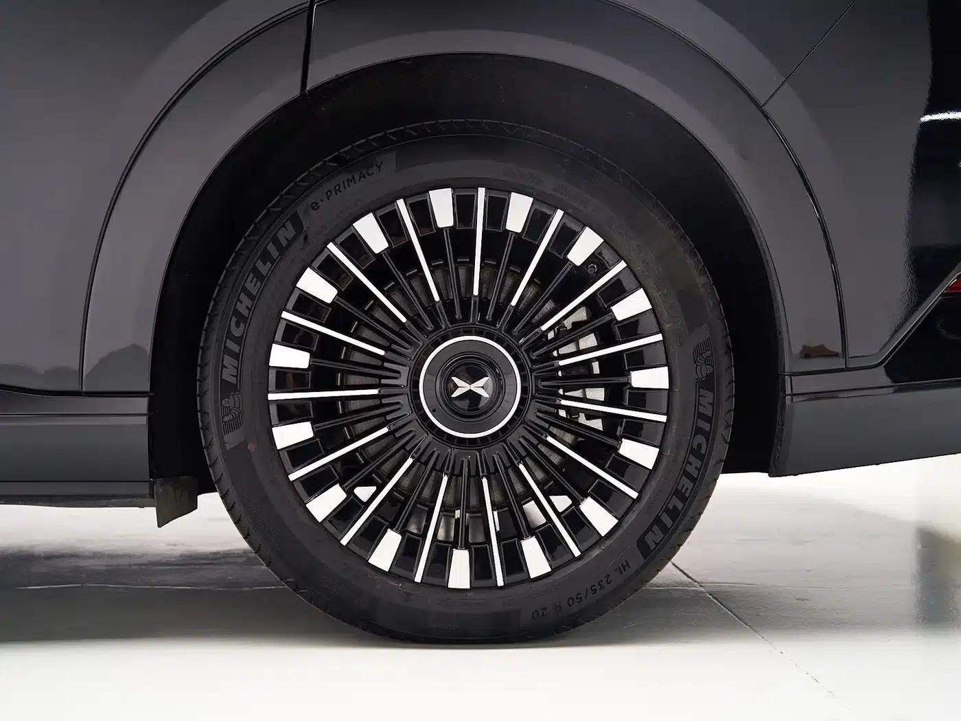 XPeng X9 2025 Pure Electric Model with a Maximum Range of 740km — миниатюра 11
