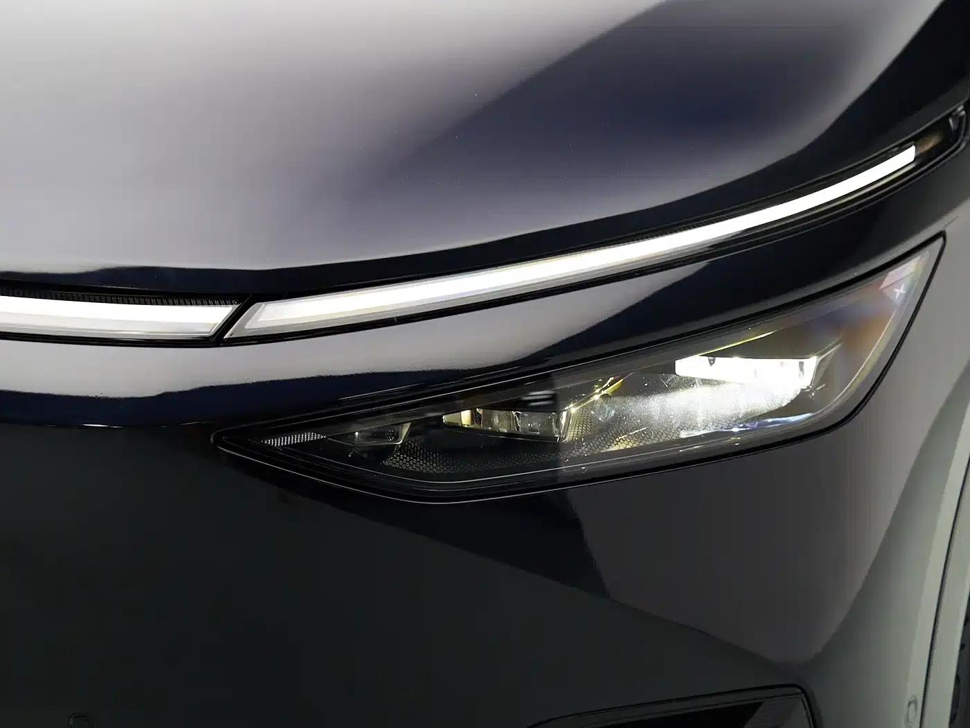 XPeng X9 2025 Pure Electric Model with a Maximum Range of 740km — миниатюра 19