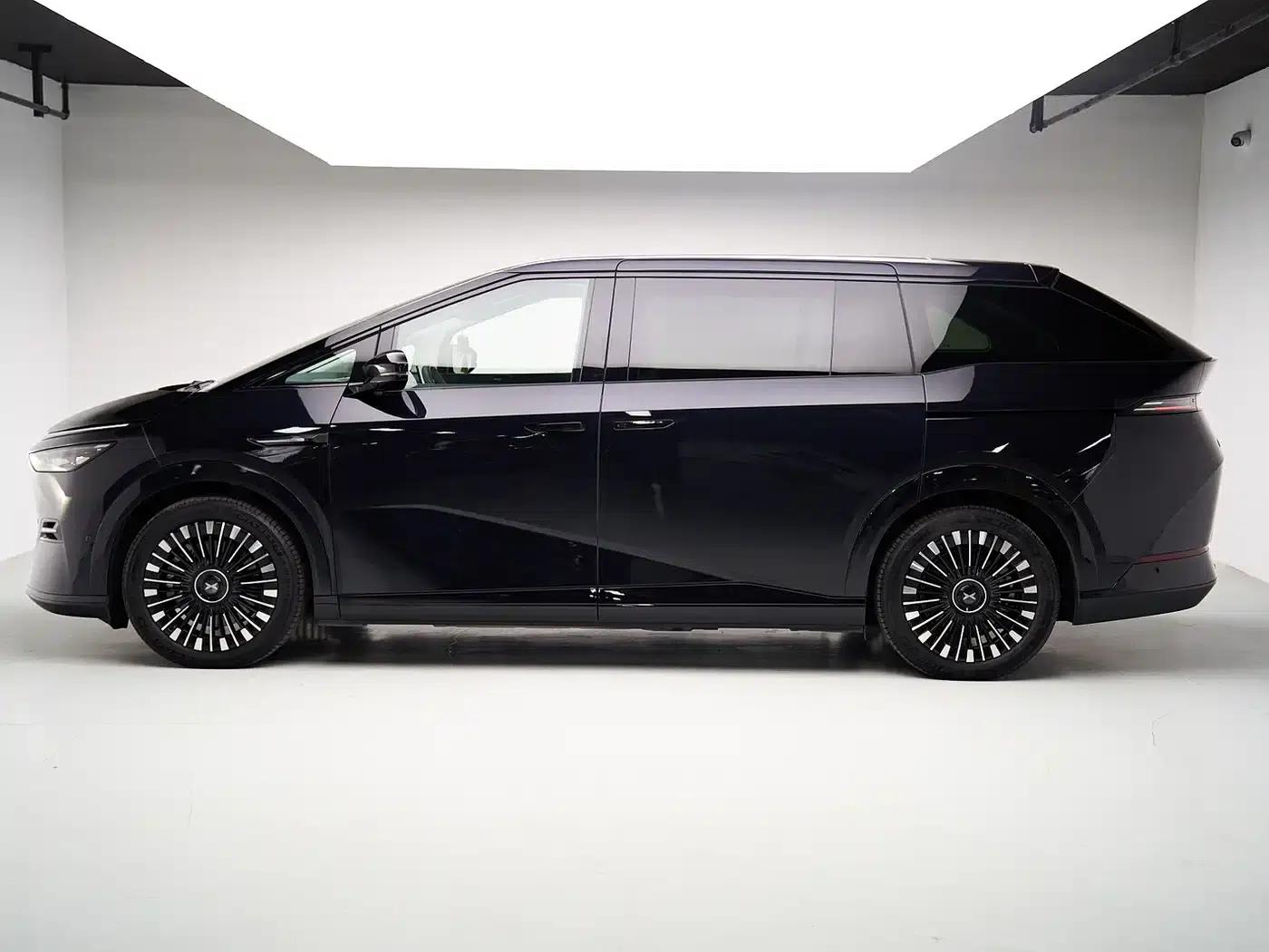 XPeng X9 2025 Pure Electric Model with a Maximum Range of 740km — миниатюра 5