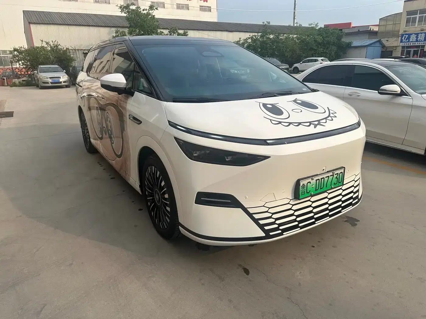 XPeng X9 2025 Pure Electric Model with a Maximum Range of 740km — миниатюра 2