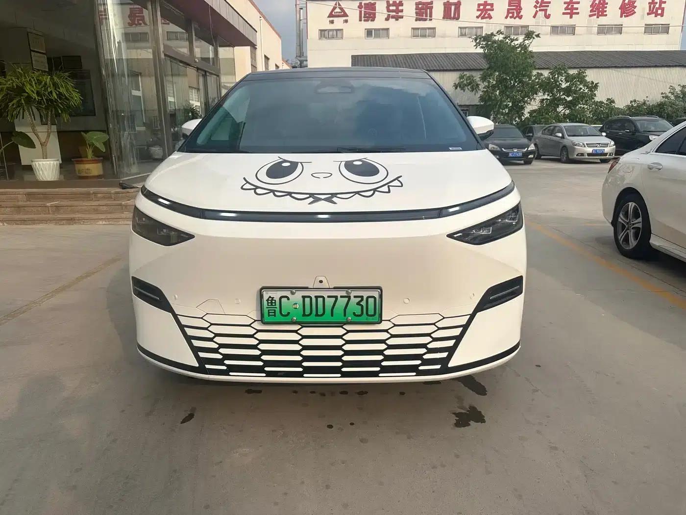 XPeng X9 2025 Pure Electric Model with a Maximum Range of 740km — миниатюра 8