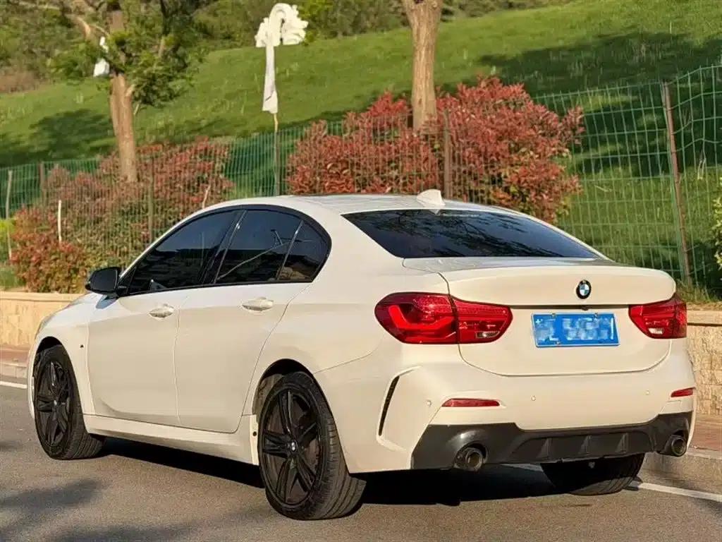 BMW 1 Series 2021 125i M Sport Shadow Edition — миниатюра 3