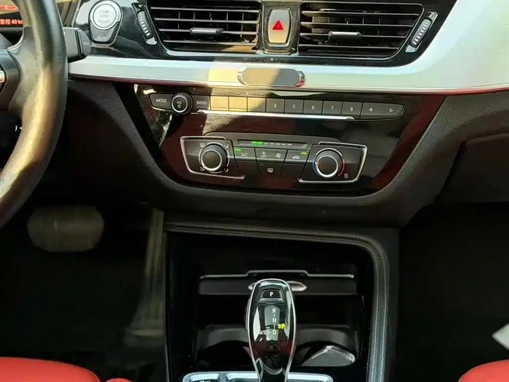 BMW 1 Series 2021 125i M Sport Shadow Edition — миниатюра 8