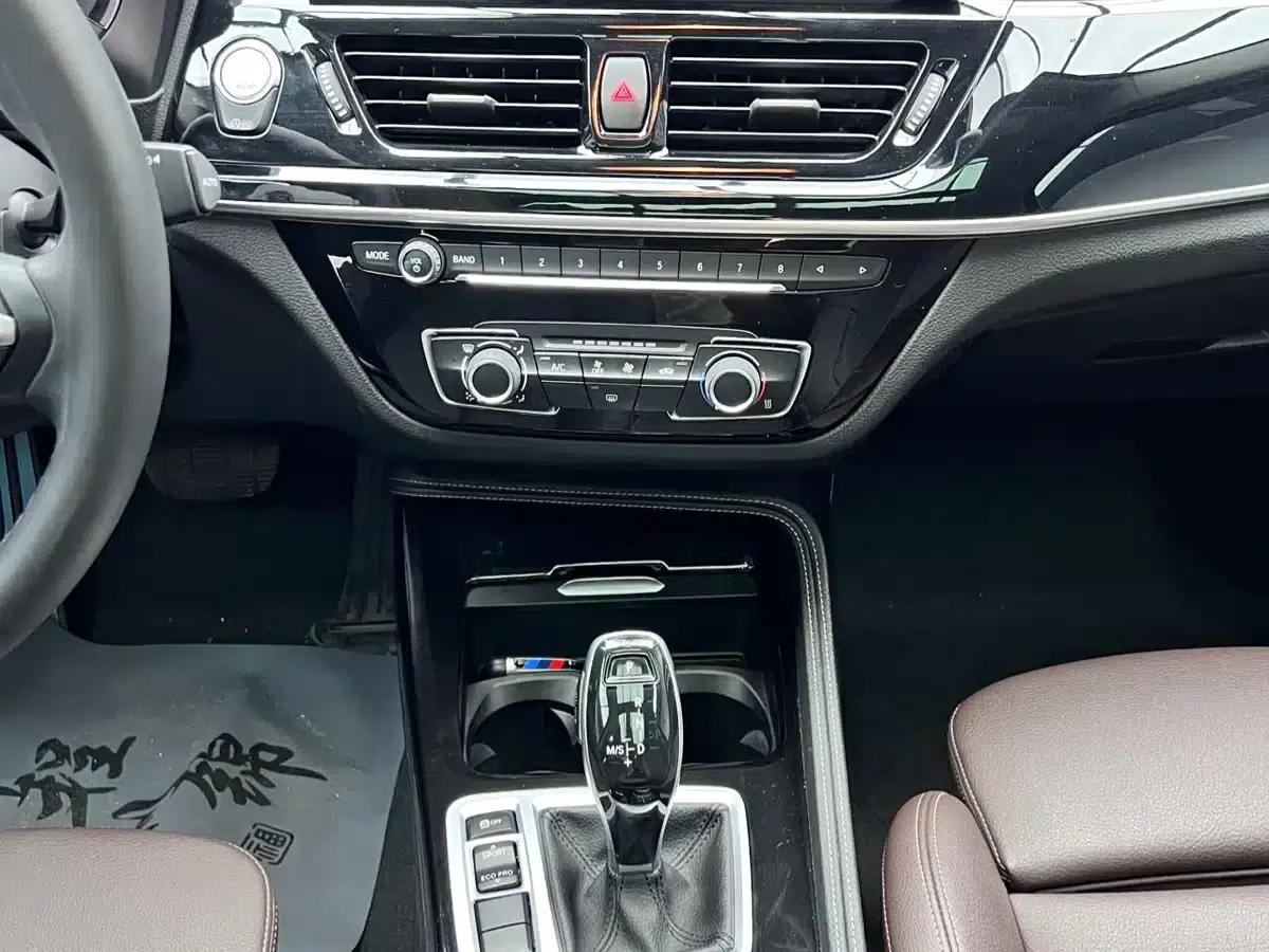 2021 BMW 1 Series 120i M Sport Shadow Edition — миниатюра 16
