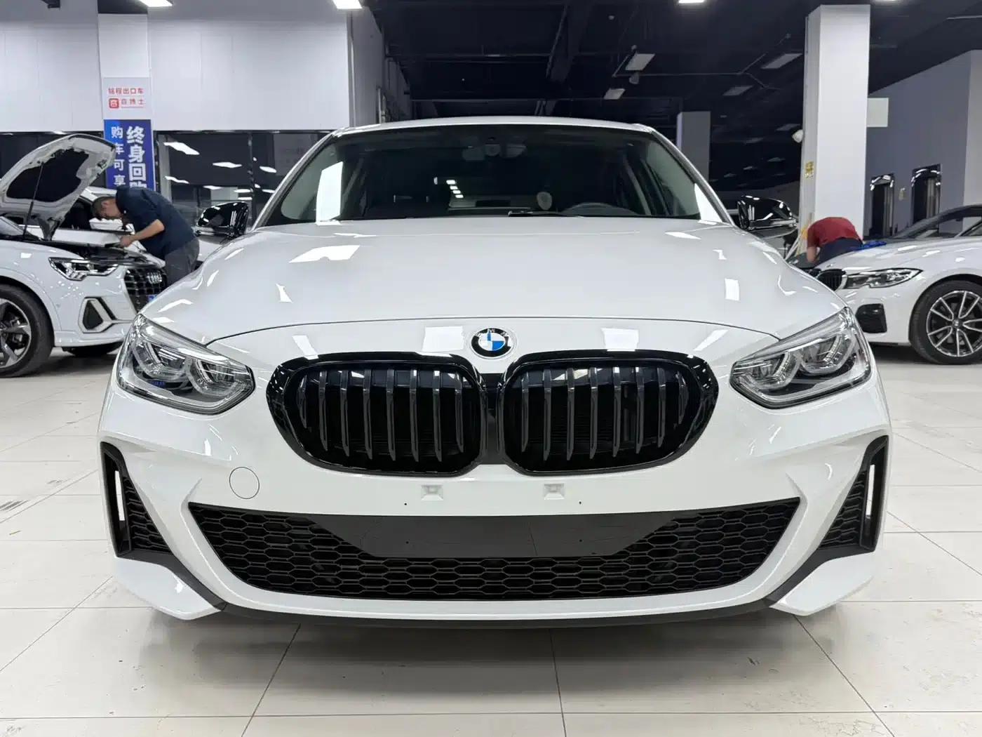 2022 BMW 1 Series 120i M Sport Shadow Edition — миниатюра 3