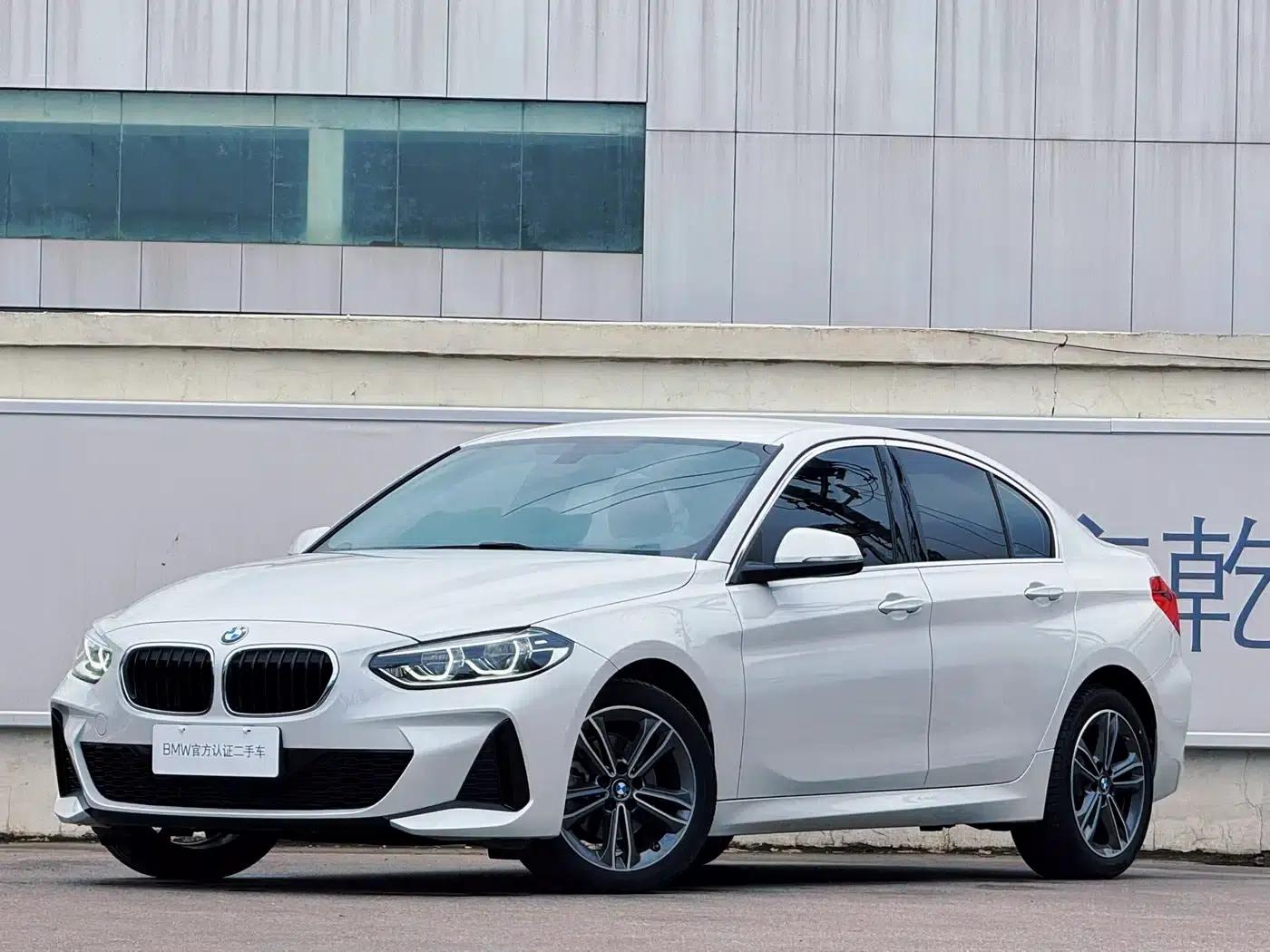 2023 BMW 1 Series 120i M Sport — миниатюра 1