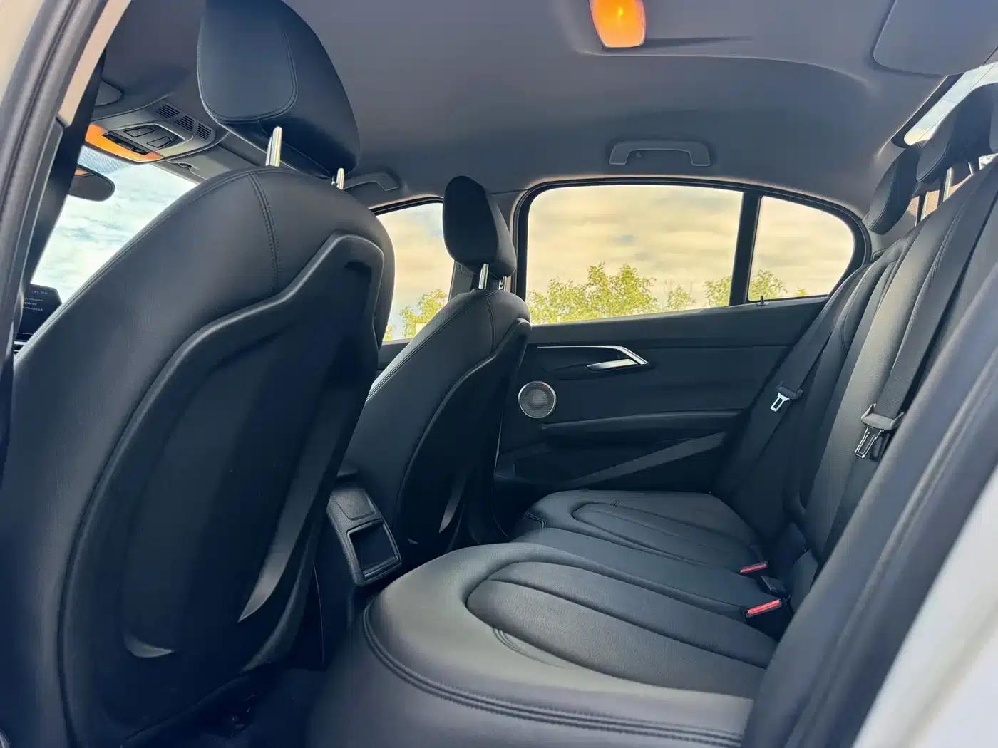 2023 BMW 1 Series 120i M Sport — миниатюра 9