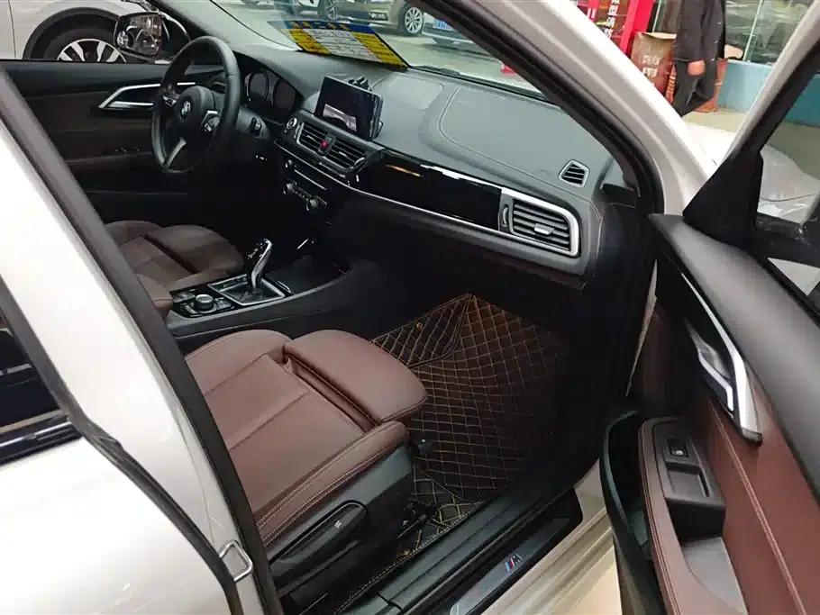 2020 BMW 1 Series 120i M Sport Package — миниатюра 8