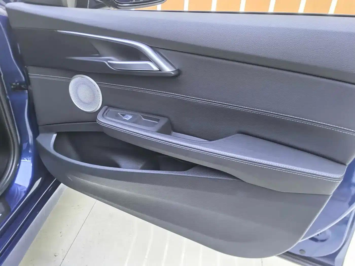 BMW 1 Series 2021 Facelift 120i M Sport Shadow Edition — миниатюра 14