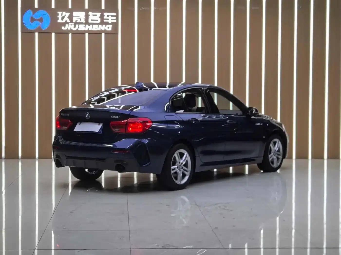 BMW 1 Series 2021 Facelift 120i M Sport Shadow Edition — миниатюра 17